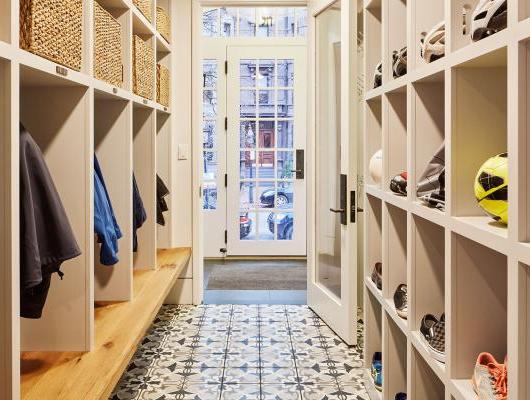 Custom mudroom by Catherine Truman Architects